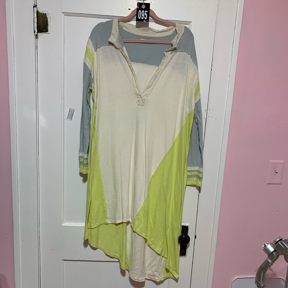 We the Free oversized shirt
Size X-Small but very oversized